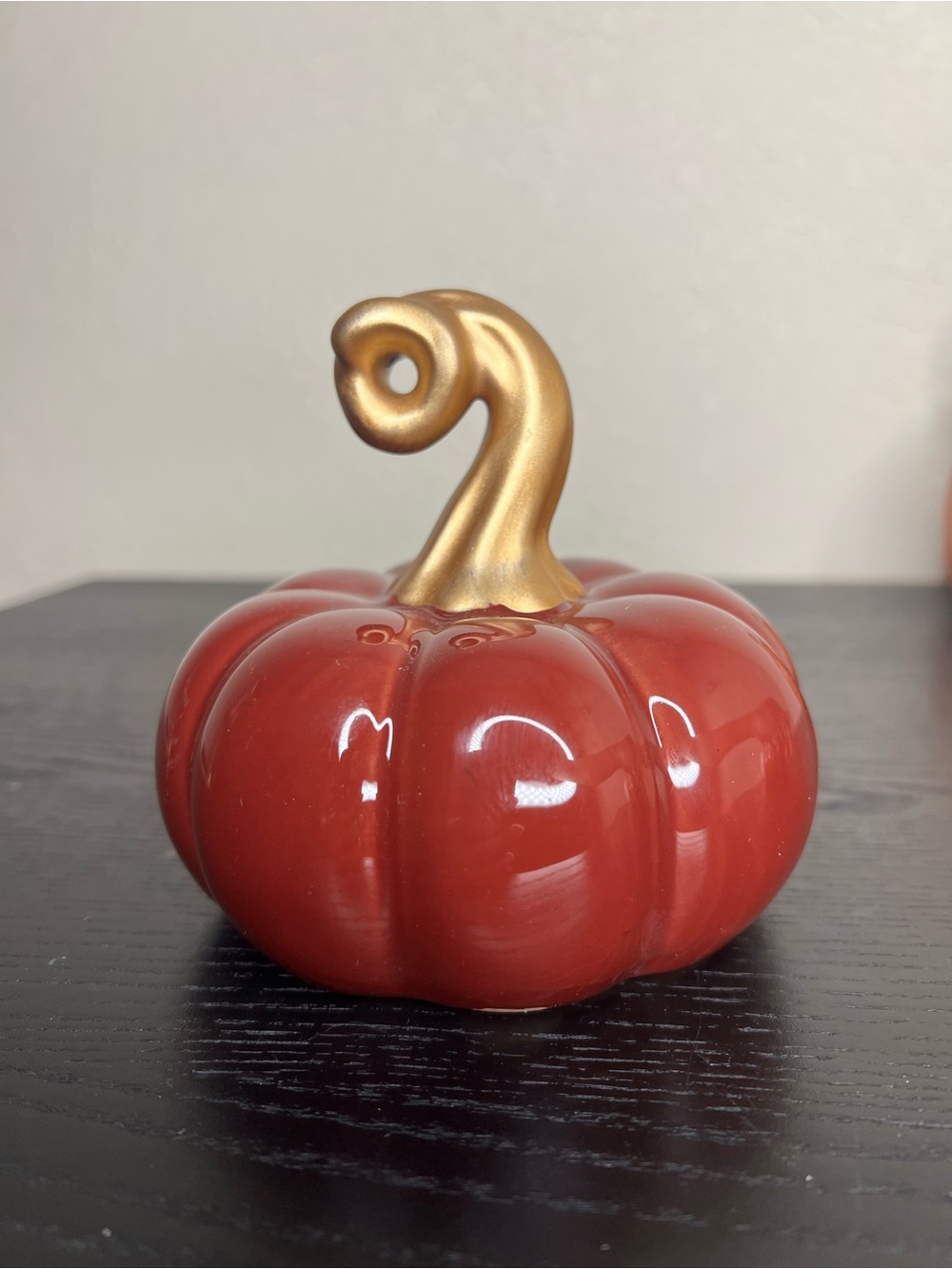 NEW Target Bullseyes Playground Set of 8 Medium & Small Ceramic Pumpkins - Picture 6 of 15